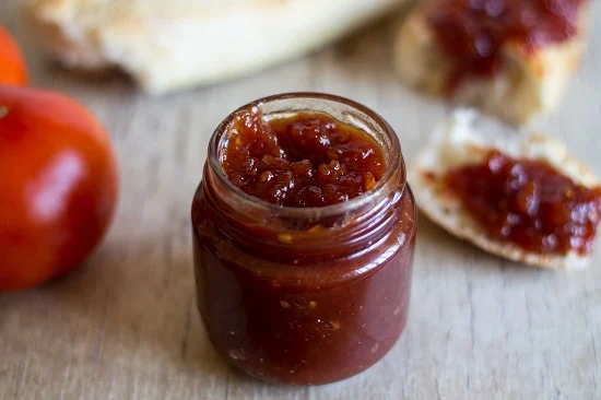 فوائد عمل مربى البلح الأسمر 2025 سهولة الاستخدام والتخزين وتقوية المناعة